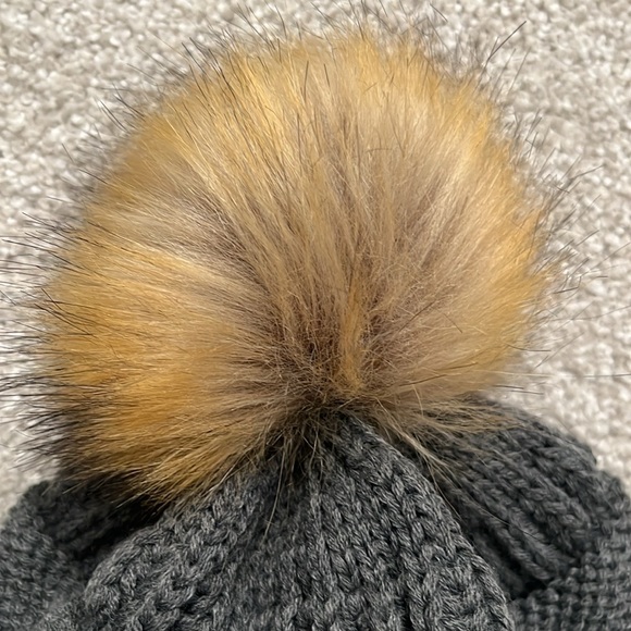 C.C. Exclusives beanie hat - Picture 3 of 4